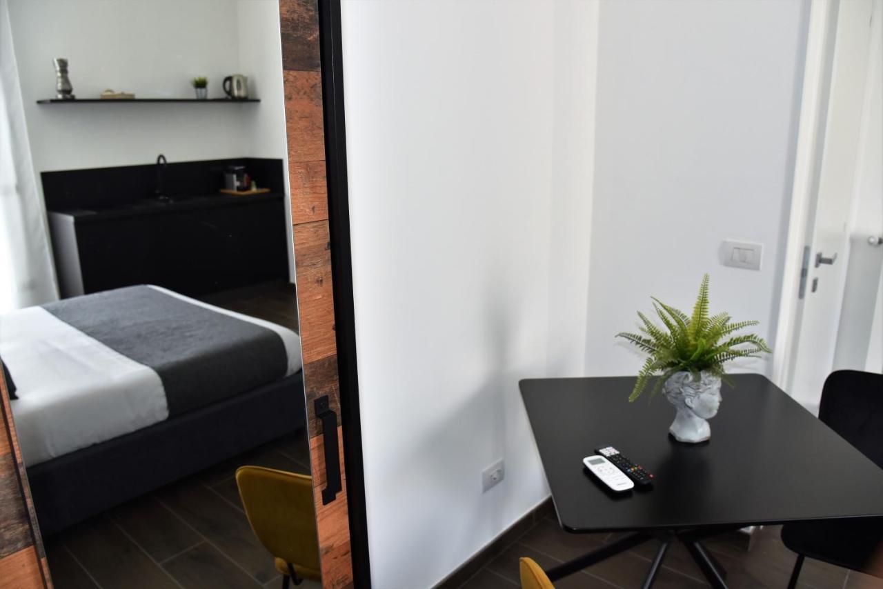 Gl Rooms And Apartments Бари Екстериор снимка