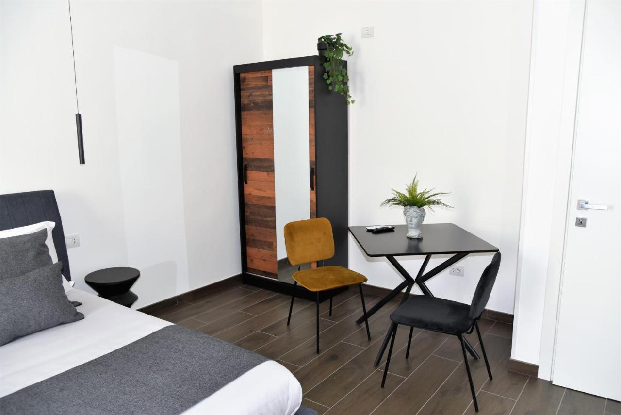 Gl Rooms And Apartments Бари Екстериор снимка