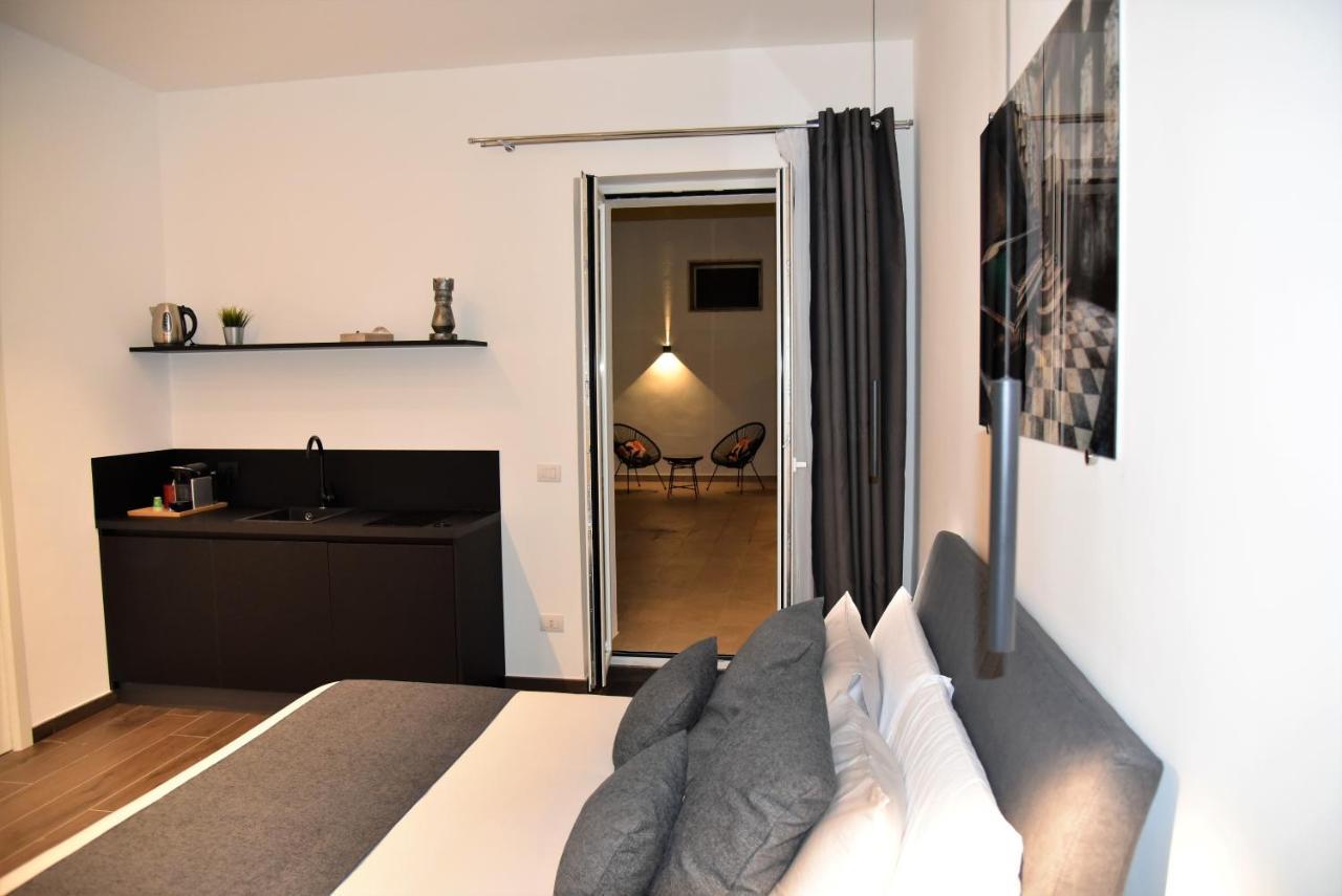 Gl Rooms And Apartments Бари Екстериор снимка
